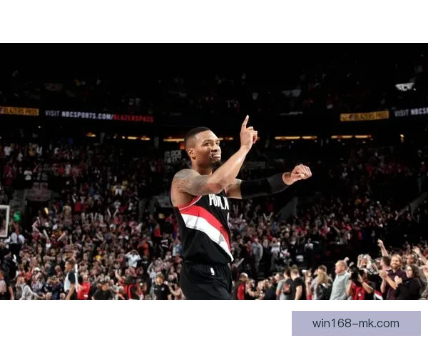 杨瀚森女友抱利拉德儿子转圈圈晒合影 幸遇你开心不已